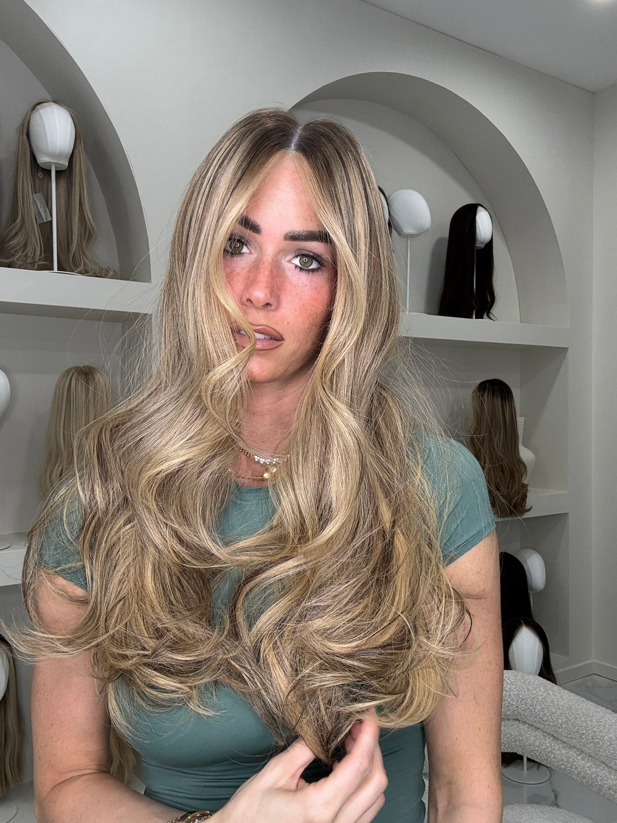 Beka 001 - Dark Blond